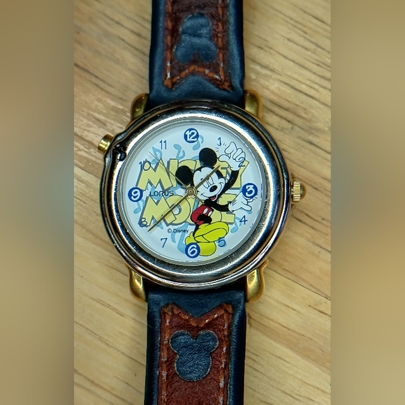 X Lorus Musical Mickey Mouse Silver case gold tone lugs and crown 3 hand - Picture 3 of 11